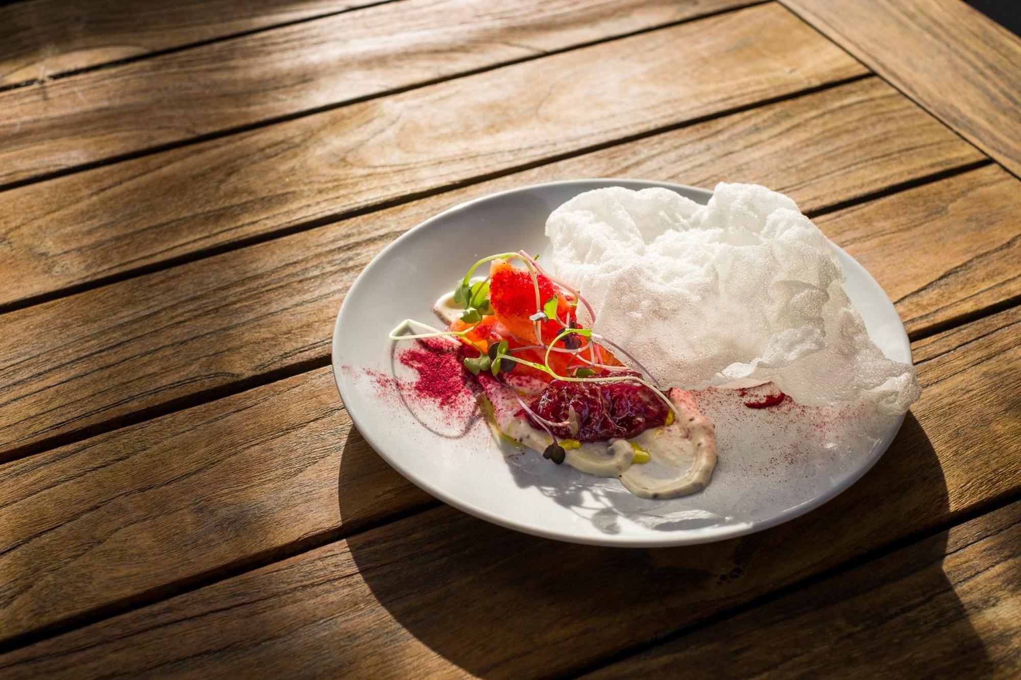 Carnmore Chateau Marlborough Бленхайм Екстериор снимка A salad with edible flowers