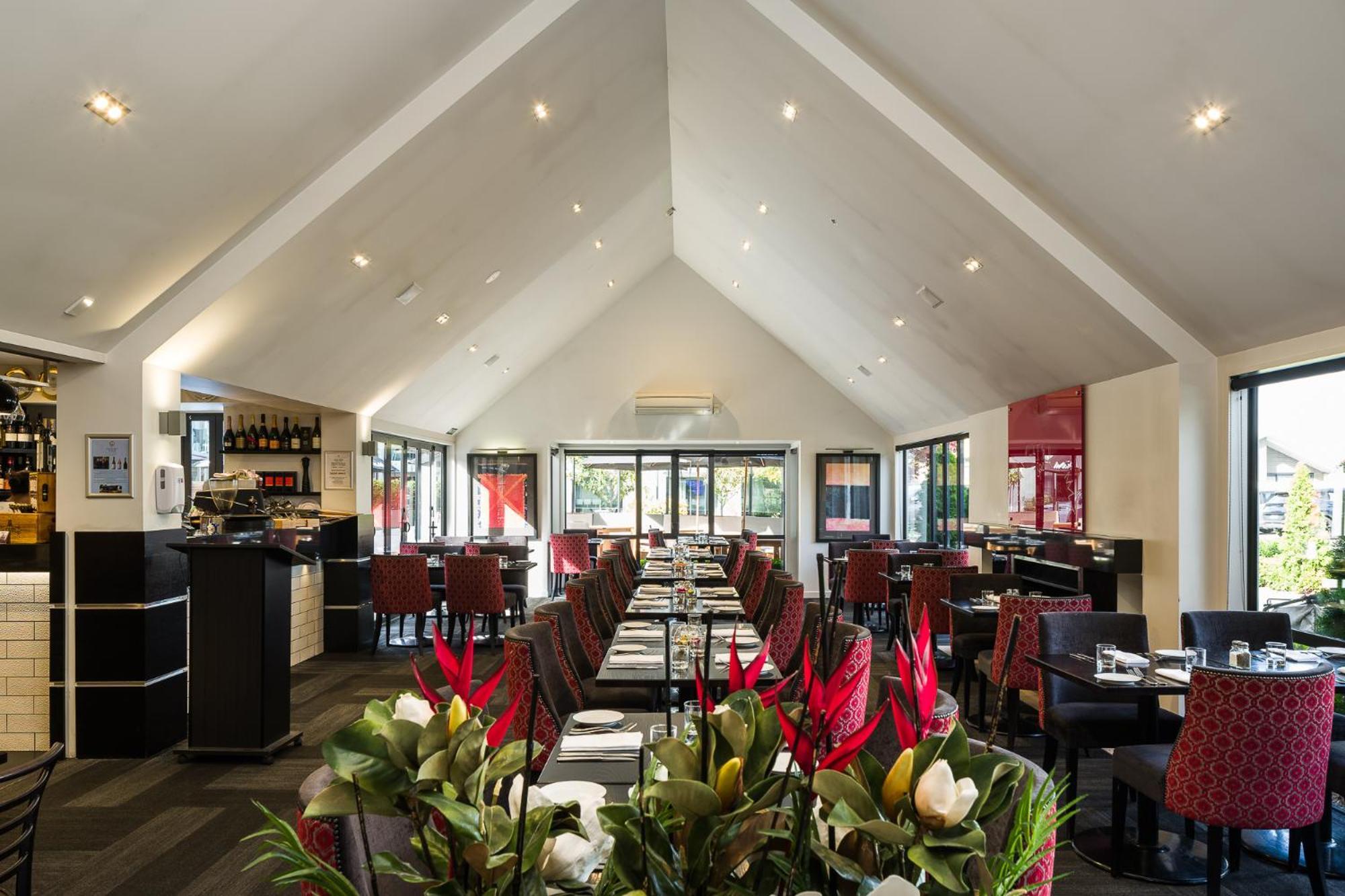 Carnmore Chateau Marlborough Бленхайм Екстериор снимка The restaurant at the hotel